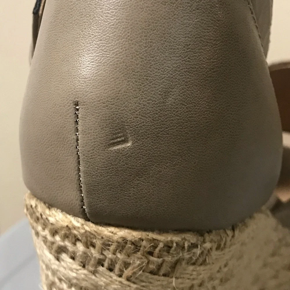 BIG BUDDHA / Gray/Tan Platform Espadrille Wedge Sandal Size 11